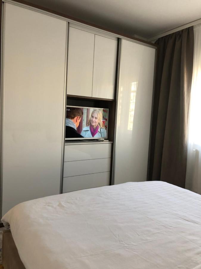 Adrian Home, Central بلوييست المظهر الخارجي الصورة